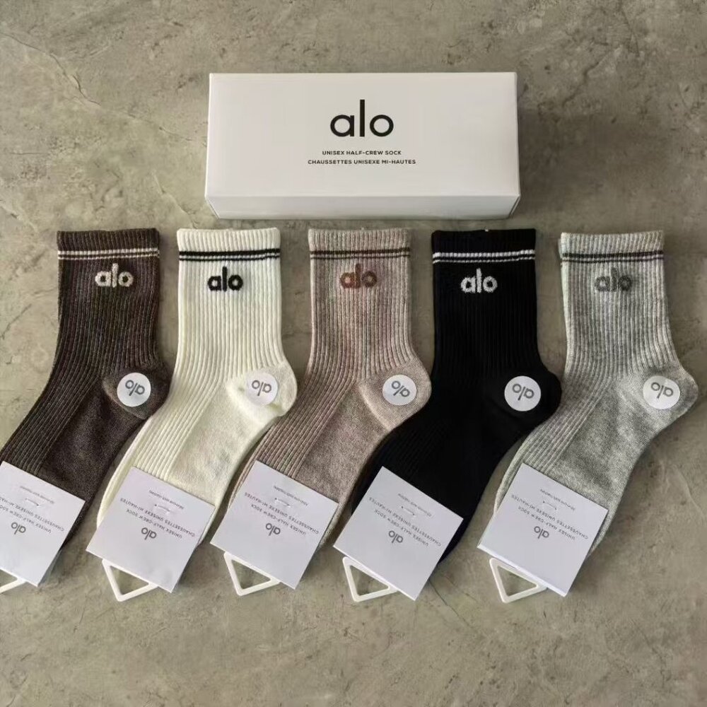 A29- ALO Yoga Women's Neutral Thin Stripe Half-Crew Socks 5-Pair Box Set - NWT